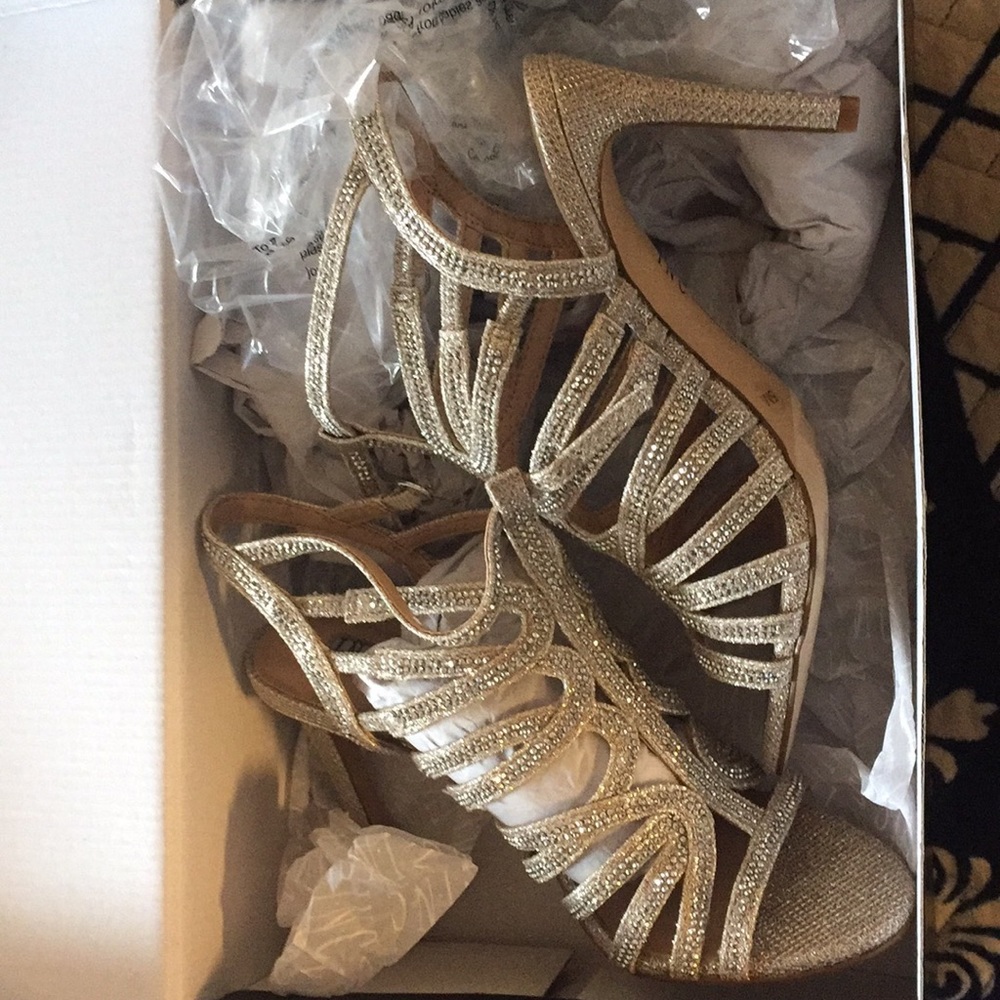 High heels - Picture 2 of 4